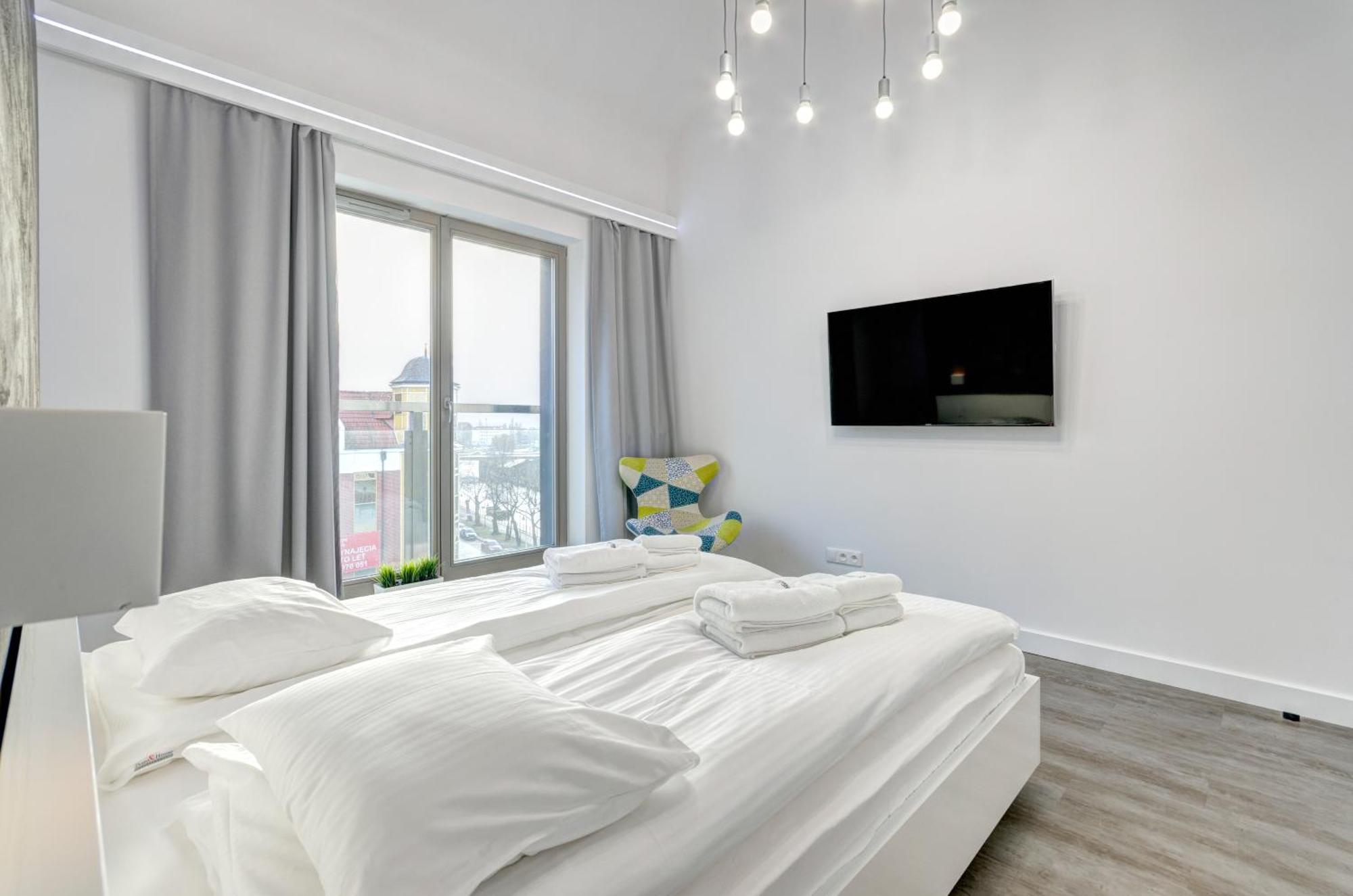 Waterlane Riverside - Spa, Pool, Gym & Parking By Downtown Apartments Gdansk Room photo