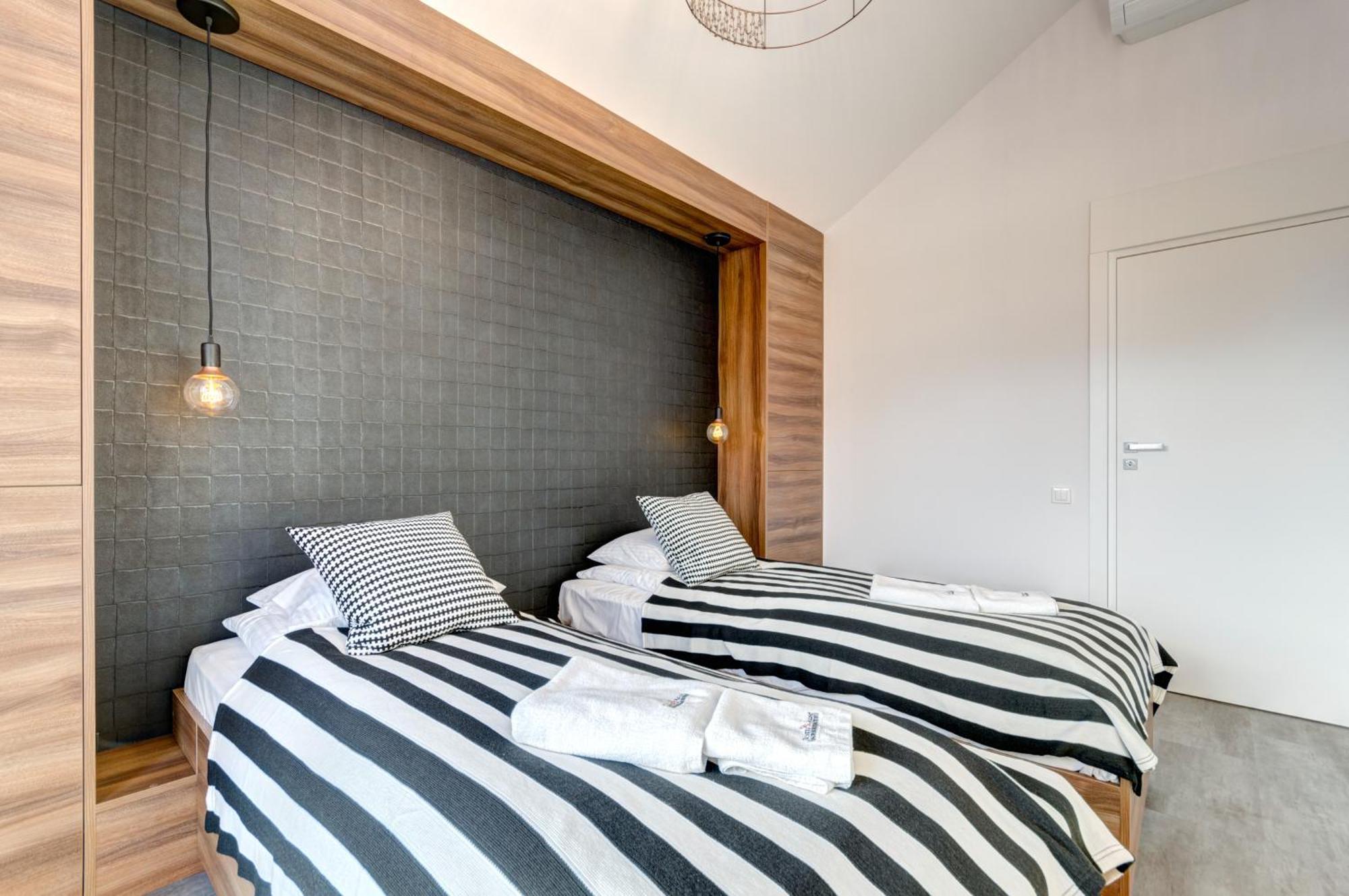 Waterlane Riverside - Spa, Pool, Gym & Parking By Downtown Apartments Gdansk Room photo