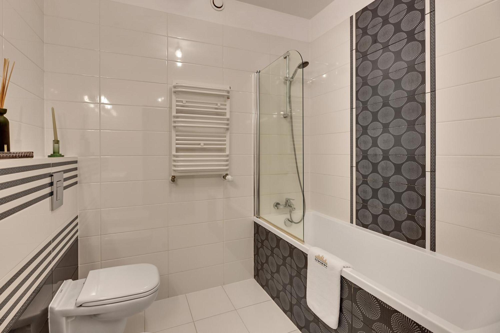Waterlane Riverside - Spa, Pool, Gym & Parking By Downtown Apartments Gdansk Room photo