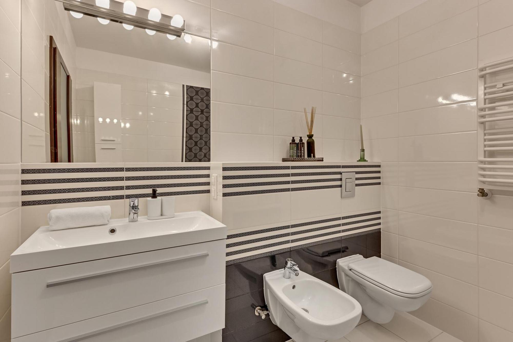 Waterlane Riverside - Spa, Pool, Gym & Parking By Downtown Apartments Gdansk Room photo