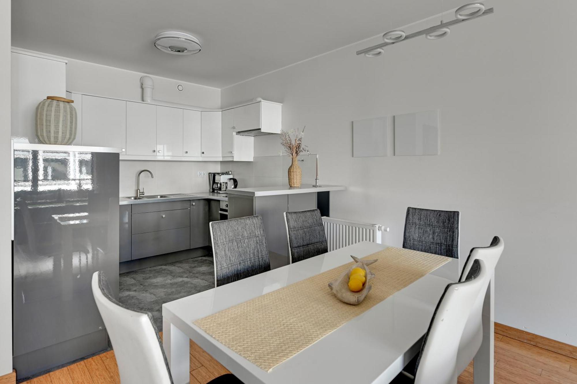 Waterlane Riverside - Spa, Pool, Gym & Parking By Downtown Apartments Gdansk Room photo
